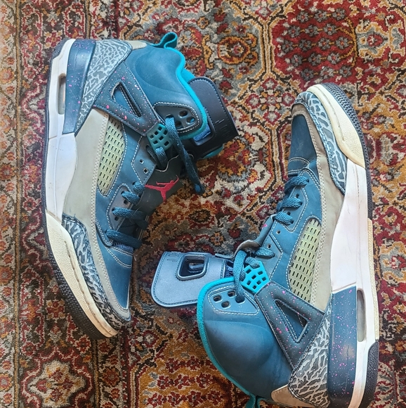 Air Jordan Spizikes - Picture 2 of 4
